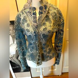 Bolero shrug flowered lace crocheted jacket. . No tags fits like a S/M